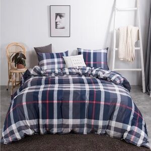 Plaid Navy and White Bedding Set